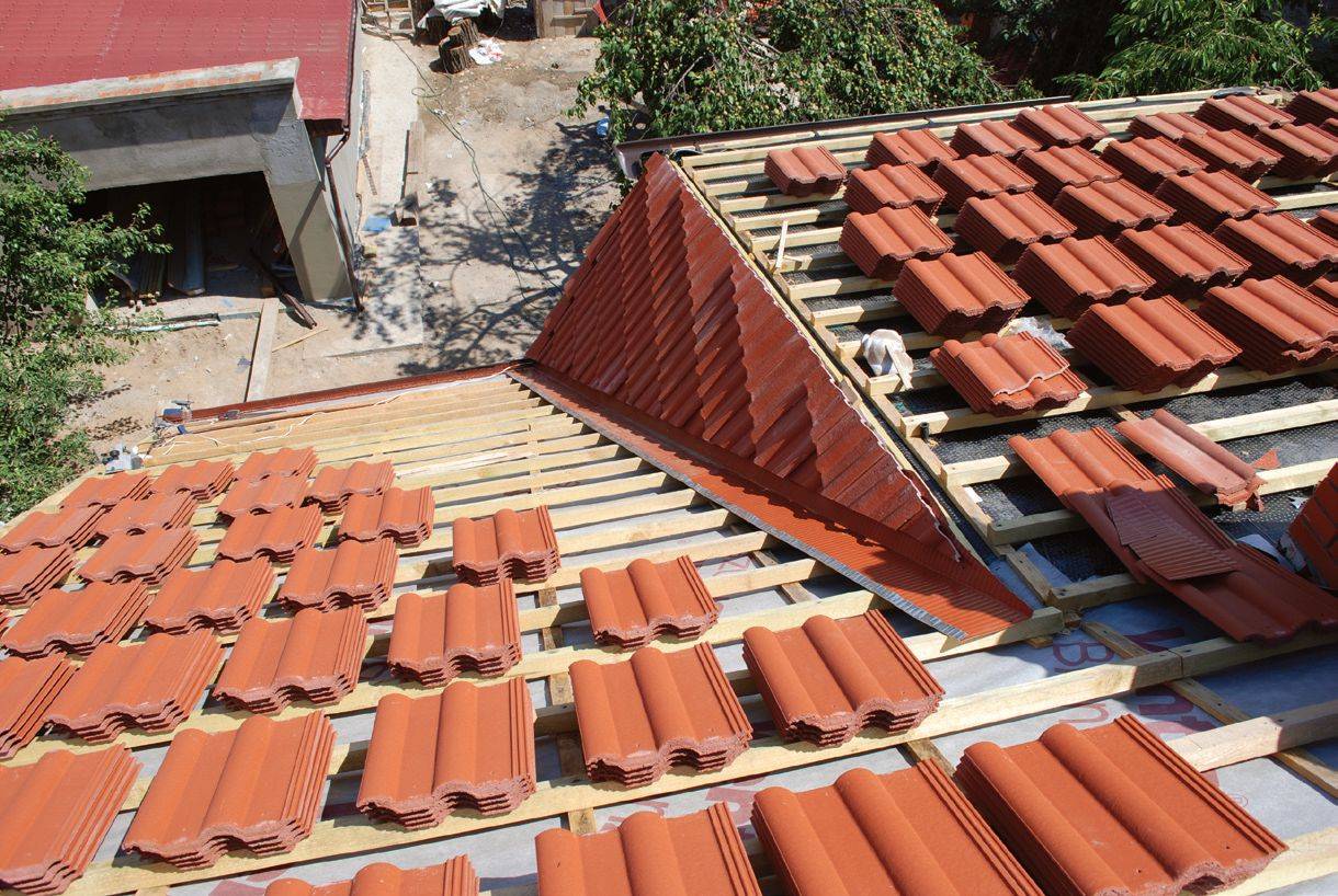 монтаж металлокерамической крыши 