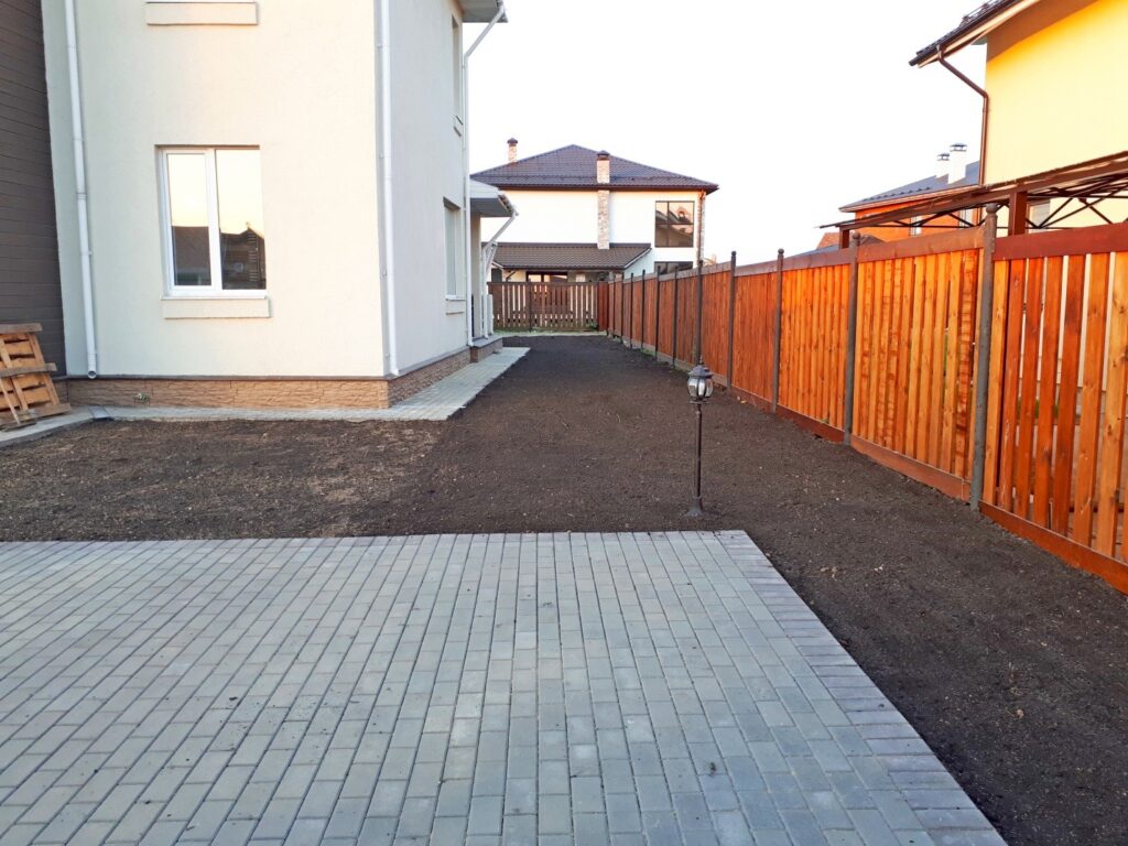 Уборка участков после стройки