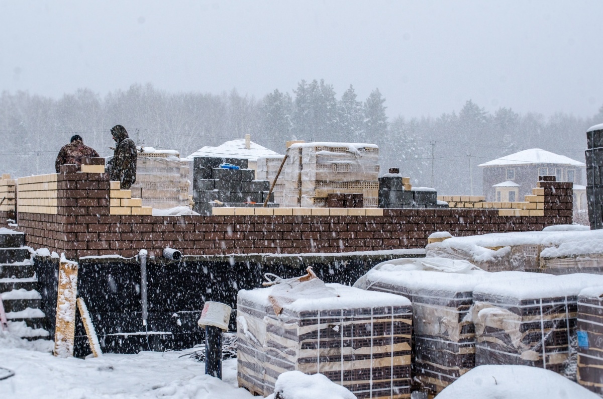 Монтаж кирпичной кладки при зимних условиях